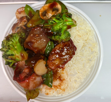 L11 Pork with Garlic Sauce (Lunch)