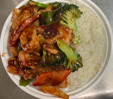 L2 Chicken with Garlic Sauce (Lunch)